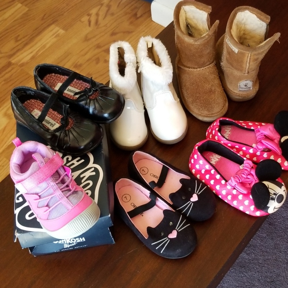 Various types of toddlers shoes
